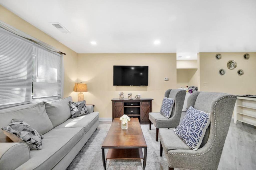 Cozy 2 Bedroom Pineville-Matthews Duplex Sleeps 8 Charlotte Exterior photo