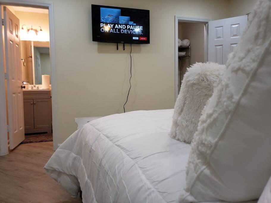 Cozy 2 Bedroom Pineville-Matthews Duplex Sleeps 8 Charlotte Exterior photo