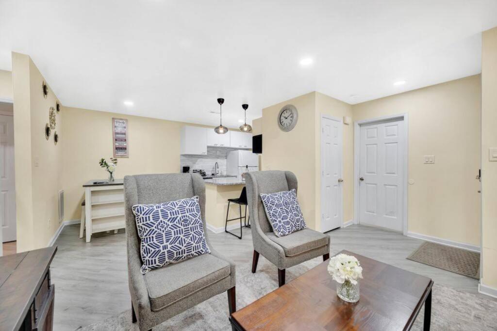 Cozy 2 Bedroom Pineville-Matthews Duplex Sleeps 8 Charlotte Exterior photo